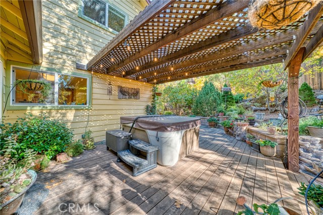 14274 Regina Way, Cobb CA: https://media.crmls.org/medias/0dbd1603-f2b6-4a16-ba71-194fcc05366b.jpg