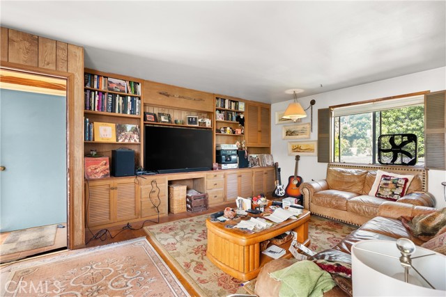 308 Flower Street, Costa Mesa CA: https://media.crmls.org/medias/0dbe24d1-55f2-4223-a420-085ba3442d62.jpg