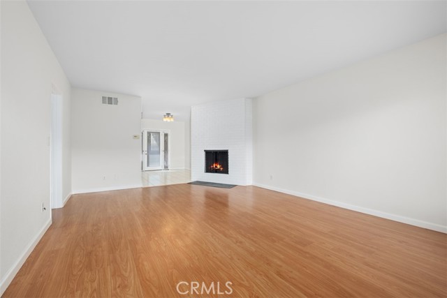 Detail Gallery Image 2 of 15 For 13902 Yorba 9c,  Tustin,  CA 92780 - 2 Beds | 2 Baths