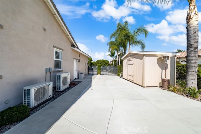 8067 Terraza Court, Riverside CA: https://media.crmls.org/medias/0dbf62b0-b6a4-456a-b5d4-2bc3385cc455.jpg