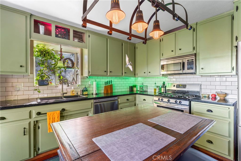 MLS #IV25270044 image #11