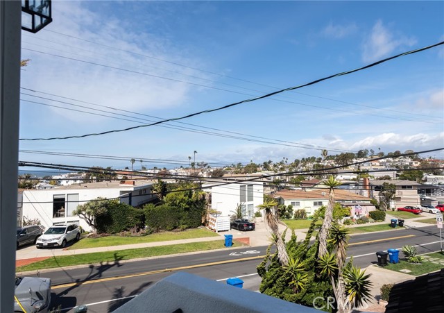 1012 Prospect Avenue, Hermosa Beach, California 90254, 2 Bedrooms Bedrooms, ,1 BathroomBathrooms,Residential,For Sale,Prospect,SB25046090