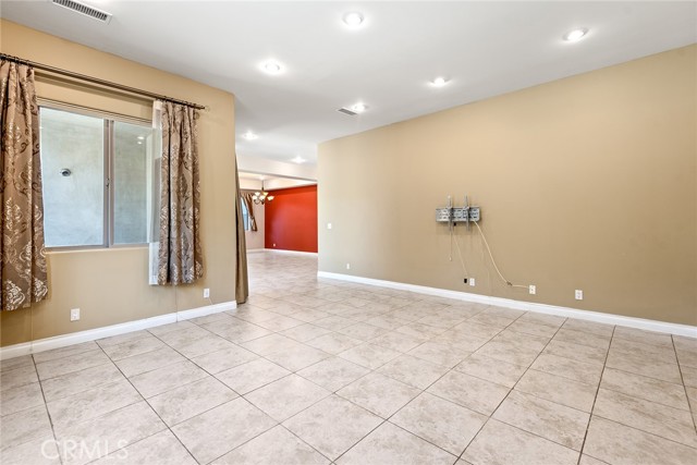 18267 Valley Vista Boulevard, Tarzana CA: https://media.crmls.org/medias/0dc0227a-5dd4-4209-abd9-60669fef0e62.jpg