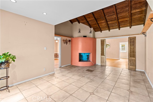 Detail Gallery Image 9 of 22 For 11333 Montana Ave, Los Angeles,  CA 90049 - 4 Beds | 2/1 Baths