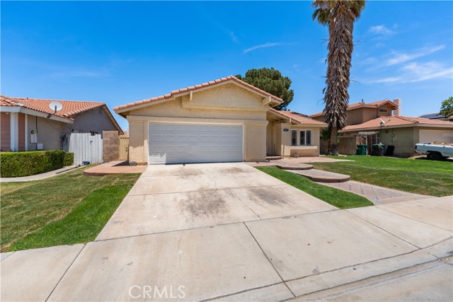 4633 Dowel Avenue, Palmdale CA: https://media.crmls.org/medias/0dc126e9-de06-4eb1-85aa-2dd14e7fba26.jpg