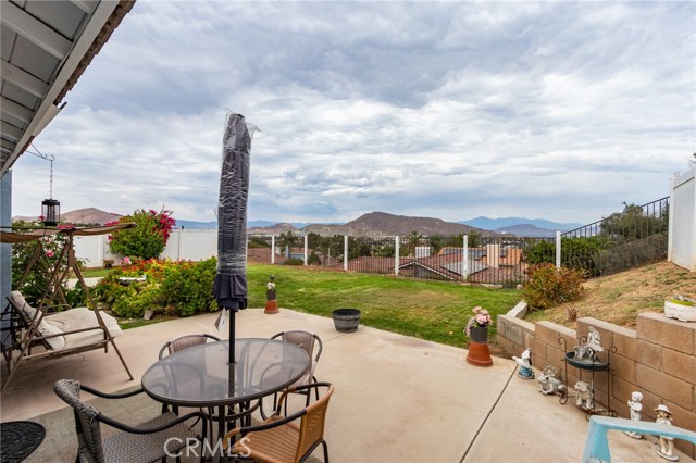 4092 Sandpiper Drive, Jurupa Valley CA: https://media.crmls.org/medias/0dc1f896-4132-4c0c-8a4b-140dc626b176.jpg