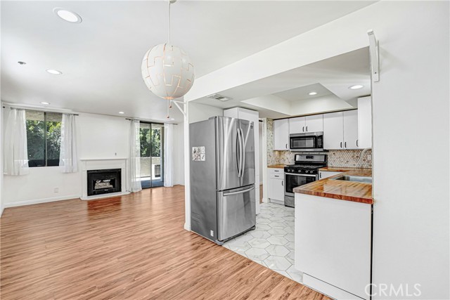 Detail Gallery Image 16 of 22 For 7001 S La Cienega #101,  Los Angeles,  CA 90045 - 2 Beds | 2 Baths