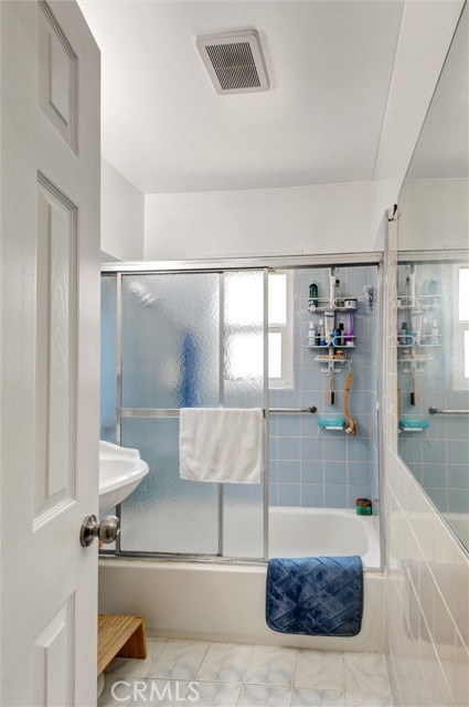 Detail Gallery Image 19 of 26 For 5864 Bonsallo Ave, Los Angeles,  CA 90044 - 4 Beds | 2 Baths