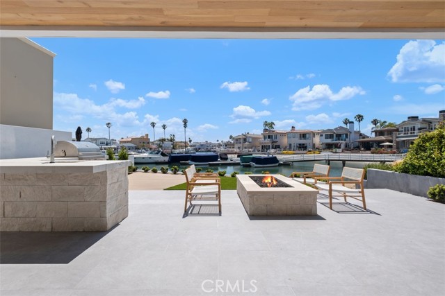 20 Balboa Coves, Newport Beach CA: https://media.crmls.org/medias/0dc30004-3a52-450f-9deb-d3342c722a06.jpg