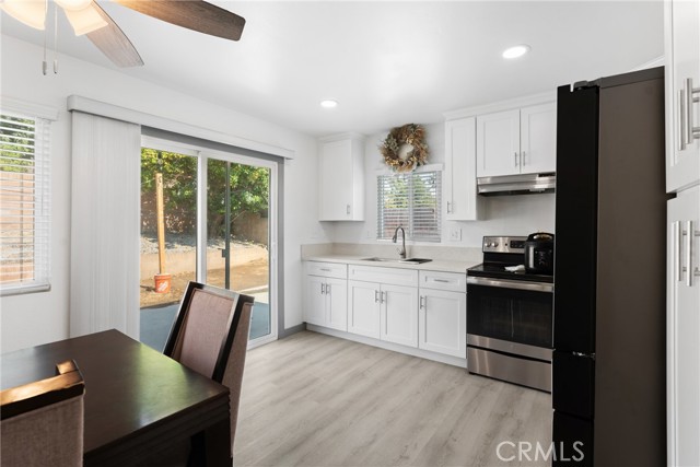 Detail Gallery Image 8 of 25 For 910 Marlyce Ln, Hemet,  CA 92543 - 3 Beds | 2 Baths