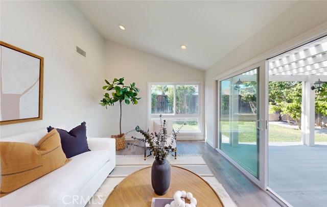 Detail Gallery Image 16 of 30 For 14751 Foxcroft, Tustin,  CA 92780 - 4 Beds | 2 Baths