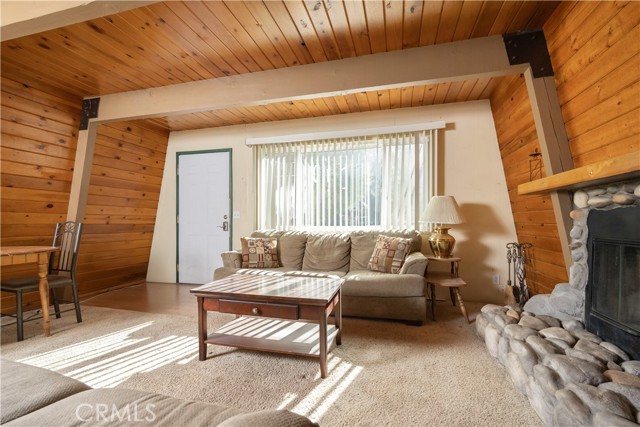 Detail Gallery Image 7 of 22 For 325 W Mojave Bld, Big Bear City,  CA 92314 - 2 Beds | 1 Baths