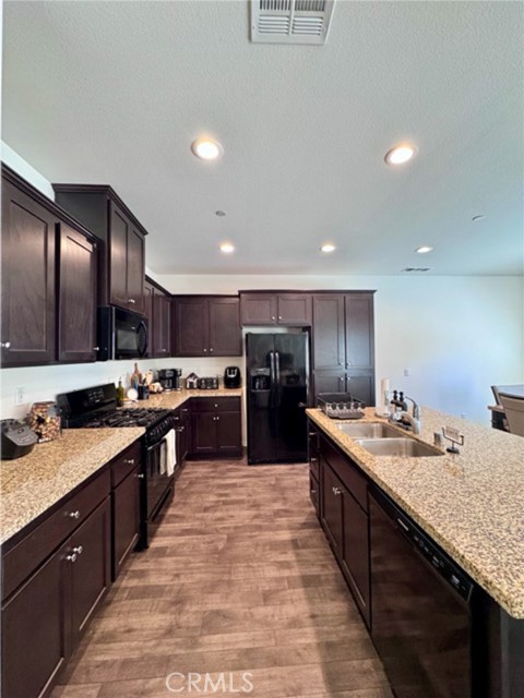 Detail Gallery Image 11 of 51 For 24325 Bay Laurel Ave, Murrieta,  CA 92562 - 3 Beds | 2/1 Baths