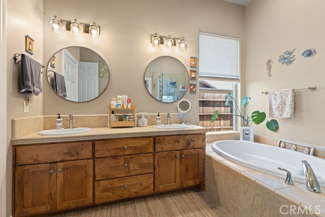 Detail Gallery Image 16 of 39 For 5212 Honey Rock Ct, Oroville,  CA 95966 - 5 Beds | 3 Baths