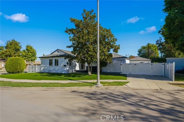 Detail Gallery Image 2 of 29 For 6658 Kosturas Pl, Winnetka,  CA 91306 - 3 Beds | 2 Baths