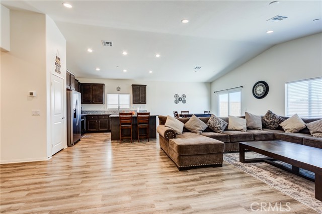 Detail Gallery Image 20 of 43 For 11856 Calenda Ct, Victorville,  CA 92392 - 4 Beds | 3 Baths