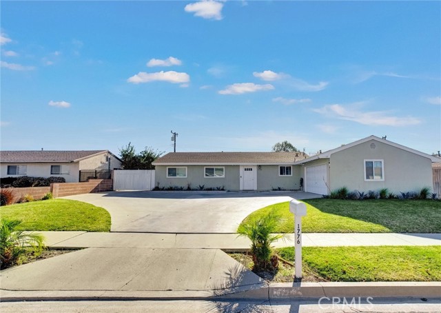 Detail Gallery Image 1 of 33 For 1776 Kearney Ave, Simi Valley,  CA 93065 - 3 Beds | 1/1 Baths