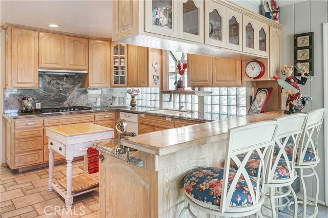 Detail Gallery Image 15 of 44 For 27888 West Shore Rd, Lake Arrowhead,  CA 92352 - 3 Beds | 2 Baths