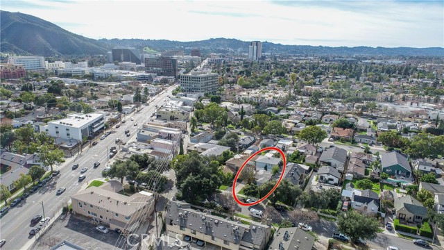 Detail Gallery Image 29 of 32 For 121 N Myers, Burbank,  CA 91506 - 4 Beds | 2 Baths