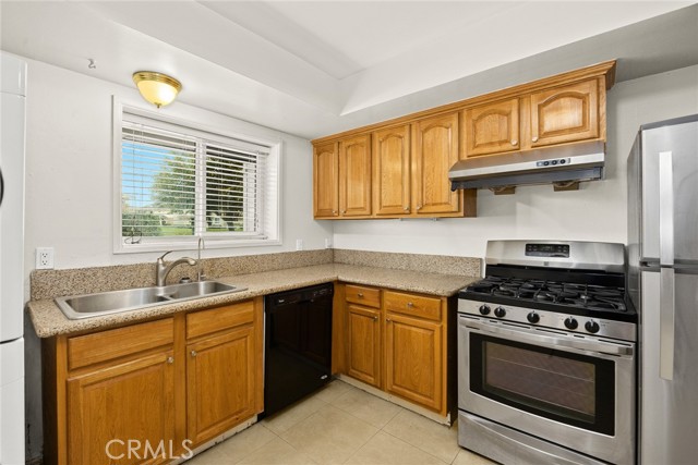 Detail Gallery Image 7 of 30 For 1610 Greenport #D,  Rowland Heights,  CA 91748 - 4 Beds | 2 Baths