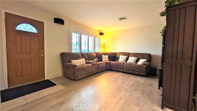 4513 Bidwell Street photo 2
