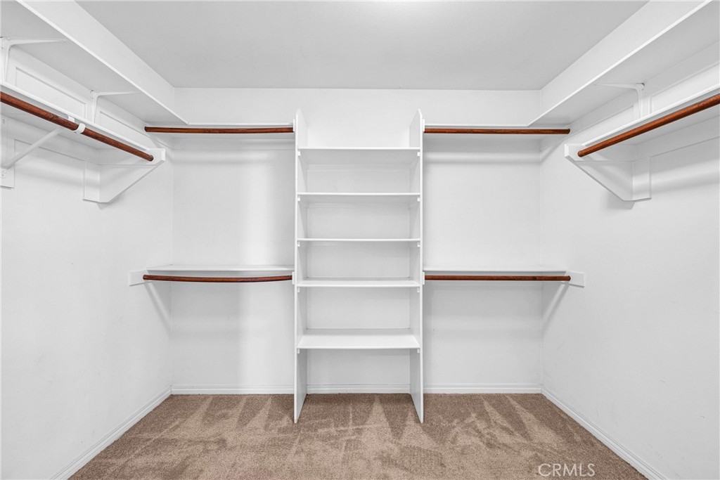 https://media.crmls.org/medias/0dc8a599-bfbc-4763-af9c-53dca20db9a7.jpg?preset=X-Large