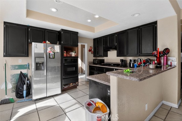 Detail Gallery Image 12 of 27 For 13281 Luna, Victorville,  CA 92392 - 5 Beds | 3 Baths