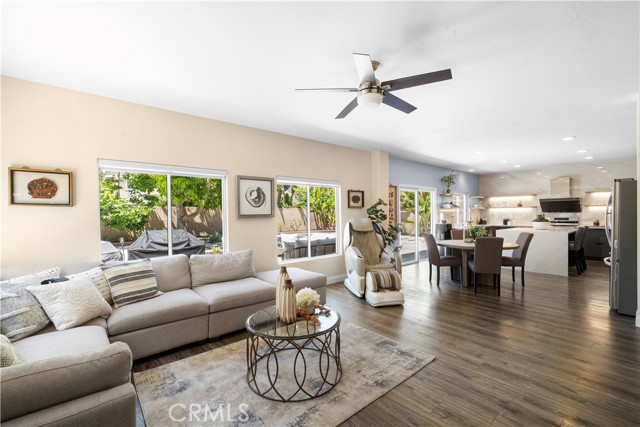 8787 Sunbird Avenue, Fountain Valley CA: https://media.crmls.org/medias/0dc9bcd5-a150-44ae-ba5f-f8ffc226712a.jpg