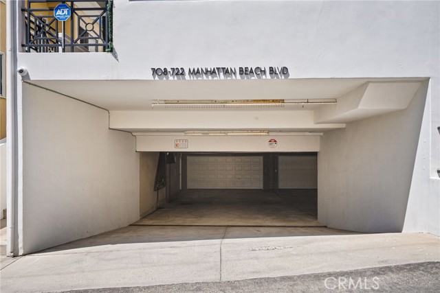 720 Manhattan Beach, Manhattan Beach, California 90266, 2 Bedrooms Bedrooms, ,2 BathroomsBathrooms,Residential,For Sale,Manhattan Beach,SB26077067