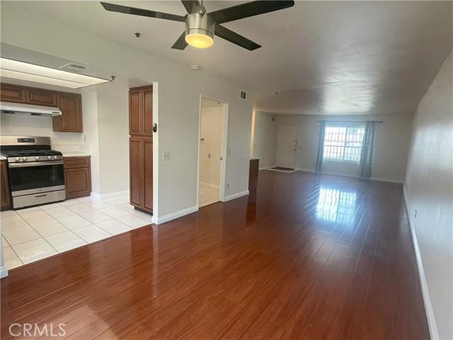 Detail Gallery Image 7 of 36 For 119 N Alhambra Ave #D,  Monterey Park,  CA 91755 - 3 Beds | 3 Baths