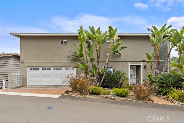 Detail Gallery Image 1 of 32 For 31461 Ocean View St, Laguna Beach,  CA 92651 - 3 Beds | 3 Baths