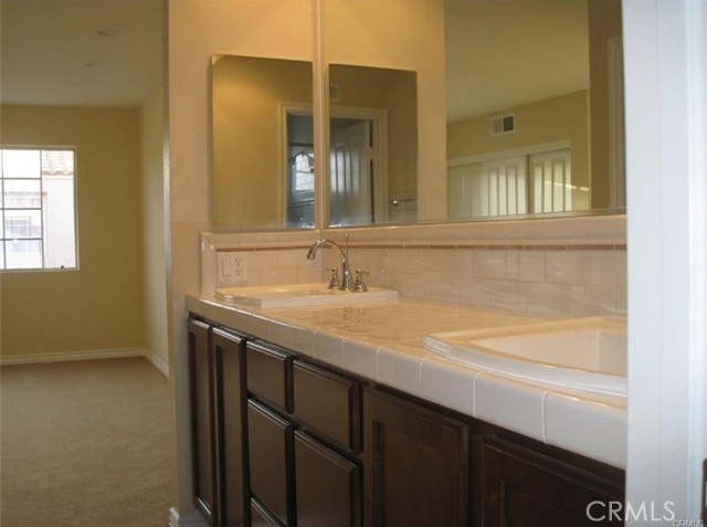 3101 Plaza Del Amo, Torrance CA: https://media.crmls.org/medias/0dca97bf-671e-4d7b-a443-cd2bfbfbeffe.jpg