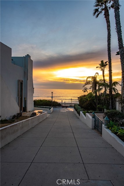 209 15th Street, Manhattan Beach, California 90266, 3 Bedrooms Bedrooms, ,2 BathroomsBathrooms,Residential,Sold,15th,SB23017345