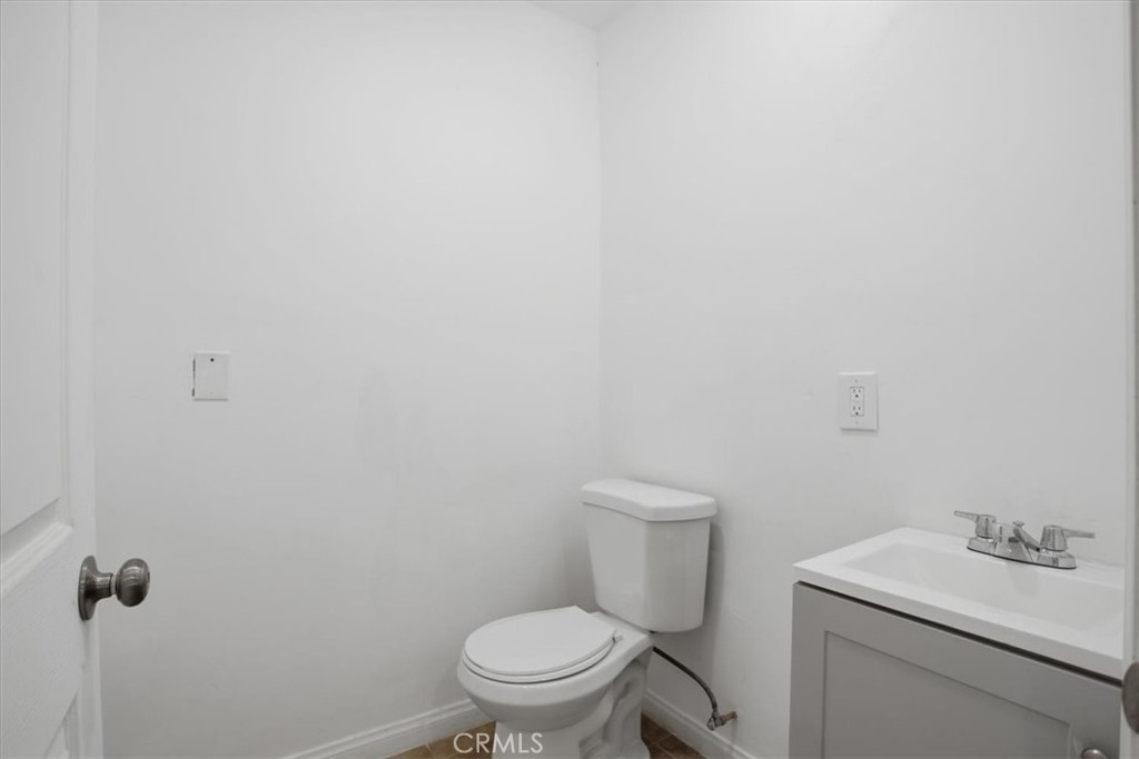 https://media.crmls.org/medias/0dcb65c7-fa2c-484e-b06b-bae342727905.jpg?preset=X-Large