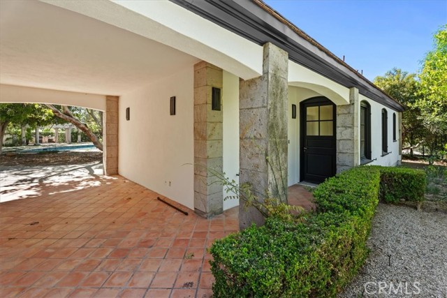 Detail Gallery Image 2 of 31 For 20580 Northridge Rd, Chatsworth,  CA 91311 - 5 Beds | 5 Baths
