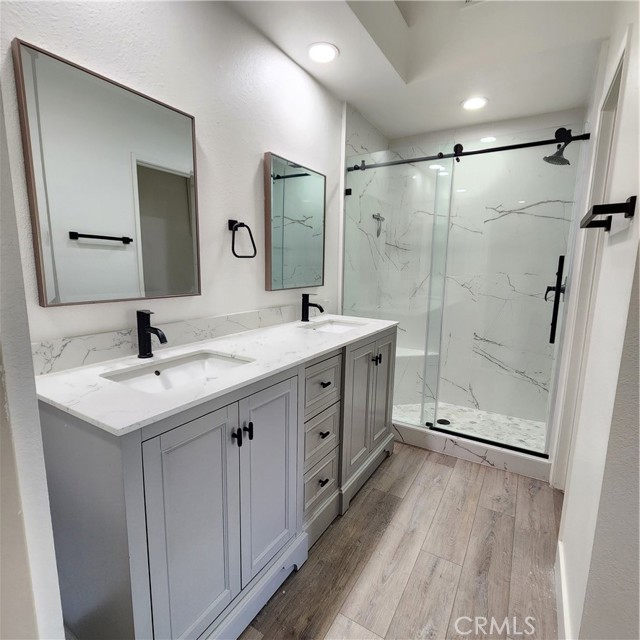 Detail Gallery Image 7 of 15 For 1033 S Dewcrest Dr, Anaheim,  CA 92808 - 2 Beds | 2 Baths