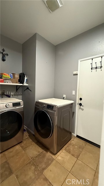 14347 Annadale Drive, Moreno Valley CA: https://media.crmls.org/medias/0dccc3f7-dea1-4728-a42f-48623a0a2f17.jpg