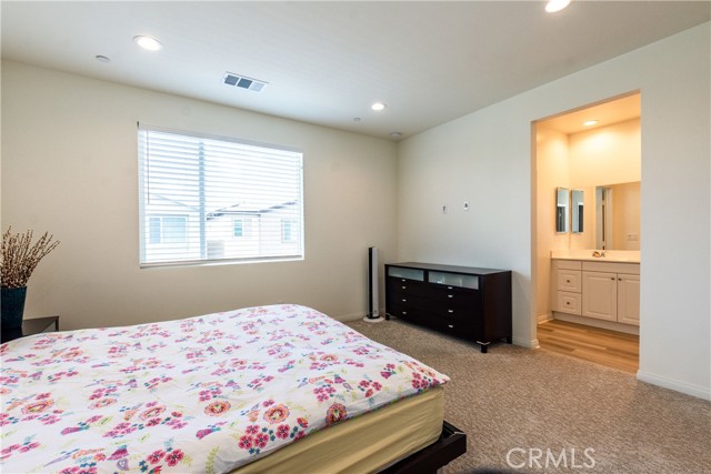 Detail Gallery Image 31 of 38 For 2118 Lacy Crossing Dr, Santa Ana,  CA 92701 - 4 Beds | 3/1 Baths
