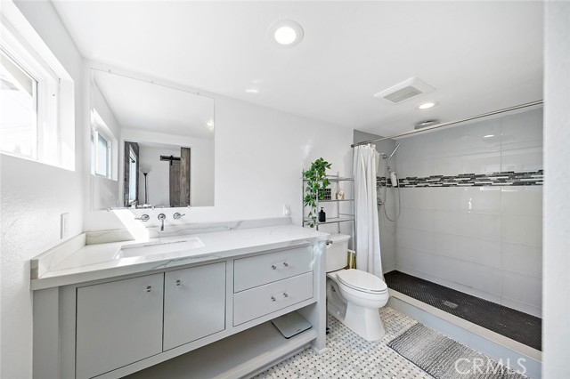 Detail Gallery Image 13 of 38 For 3581 Kemble Ave, Long Beach,  CA 90808 - 3 Beds | 2/1 Baths