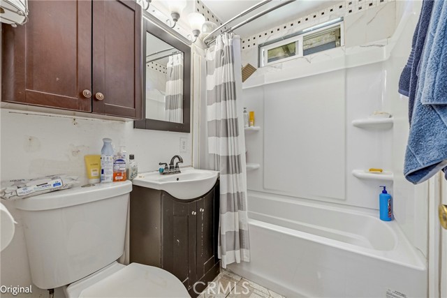 Detail Gallery Image 19 of 39 For 1054 W 24th, Merced,  CA 95340 - 3 Beds | 1 Baths