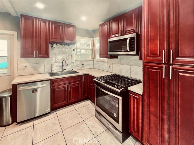 Detail Gallery Image 3 of 10 For 5822 Allington St, Lakewood,  CA 90713 - 2 Beds | 1 Baths