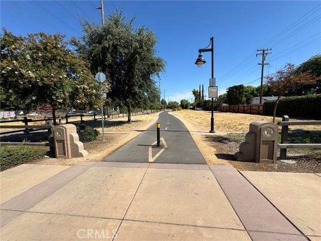 703 Nome Avenue, Modesto CA: https://media.crmls.org/medias/0dd37917-2368-422b-a6a3-921955ca4cd4.jpg
