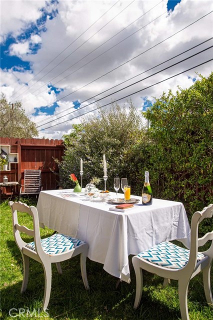 2615 SANTA ANA Avenue, Costa Mesa CA: https://media.crmls.org/medias/0dd4766a-3035-4fe6-b9d2-b5e160ea4e84.jpg