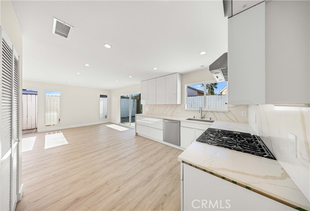 Detail Gallery Image 5 of 16 For 8145 Morse Ave, North Hollywood,  CA 91605 - 2 Beds | 2 Baths