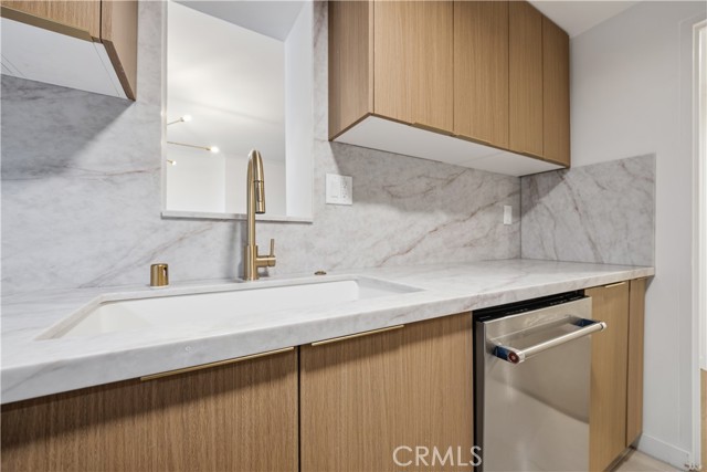 10450 Wilshire Boulevard, 5C photo 17