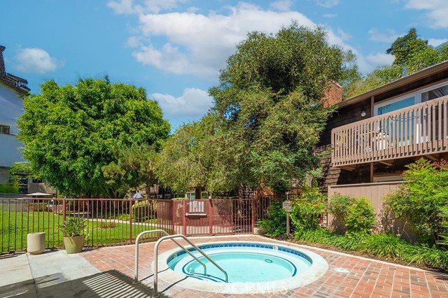 Detail Gallery Image 21 of 24 For 1080 B Cabrillo Park Dr a,  Santa Ana,  CA 92701 - 1 Beds | 1 Baths