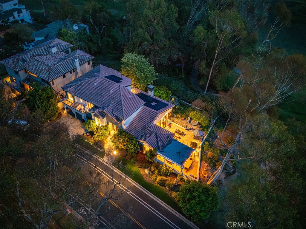 https://media.crmls.org/medias/0dd60a9f-4a7a-4868-a70c-b0d51baf8d42.jpg?preset=X-Large