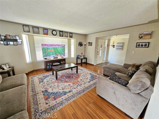 5894 E Madison Avenue, Fresno CA: https://media.crmls.org/medias/0dd652d4-2461-40ae-abb0-8ceb3a6c1d23.jpg