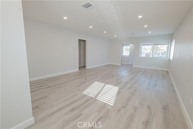 Detail Gallery Image 26 of 38 For 2841 E. Imperial Hwy., Lynwood,  CA 90262 - 5 Beds | 2 Baths