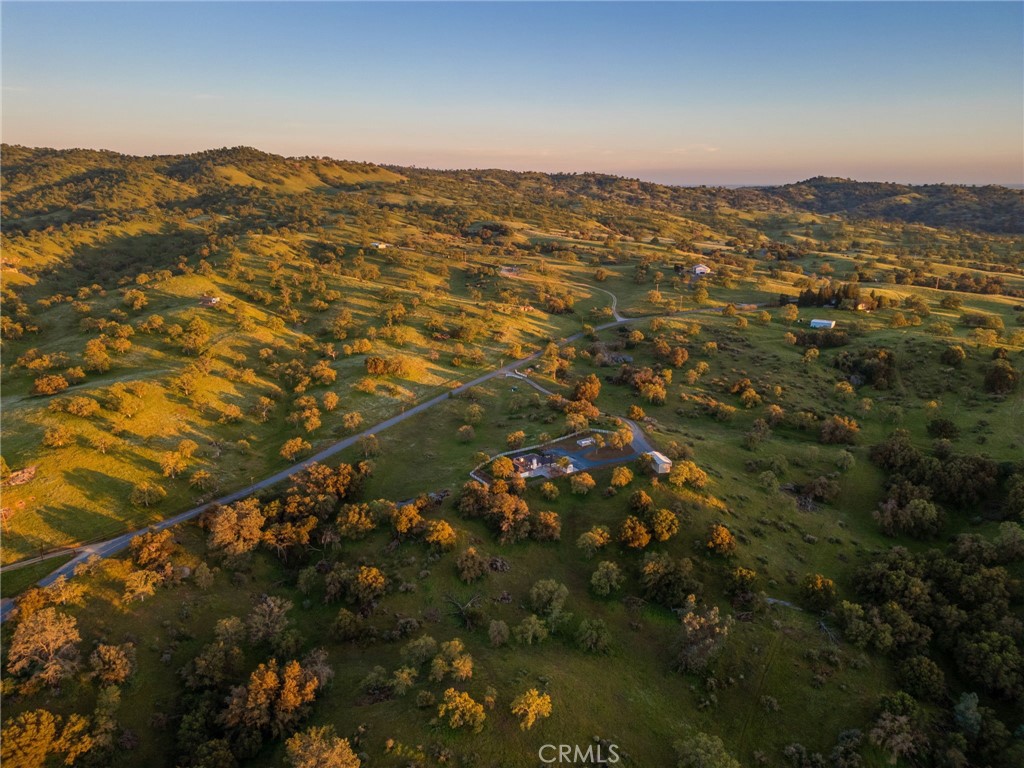 https://media.crmls.org/medias/0dd6c44e-5c12-438b-aa6f-3e4b9b994294.jpg?preset=X-Large